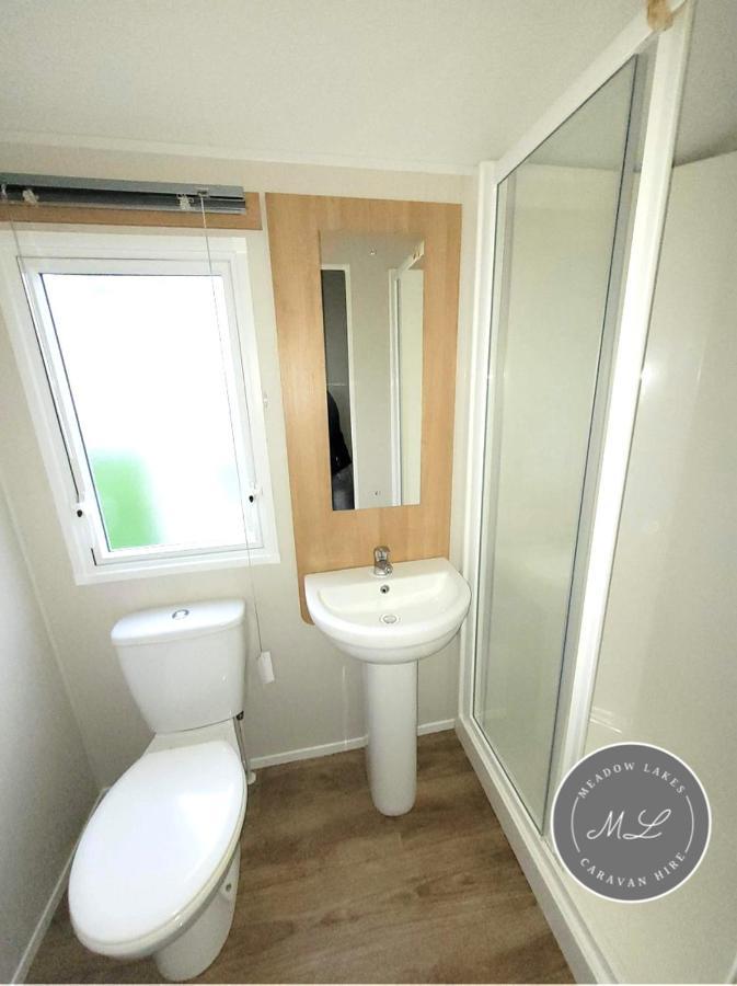 Palm Grove 181- Golden Palm - Pet Friendly, Wifi, Central Heating, Bed Linen - Meadow Lakes Caravan & Lodge Hire Chapel Saint Leonards Kültér fotó