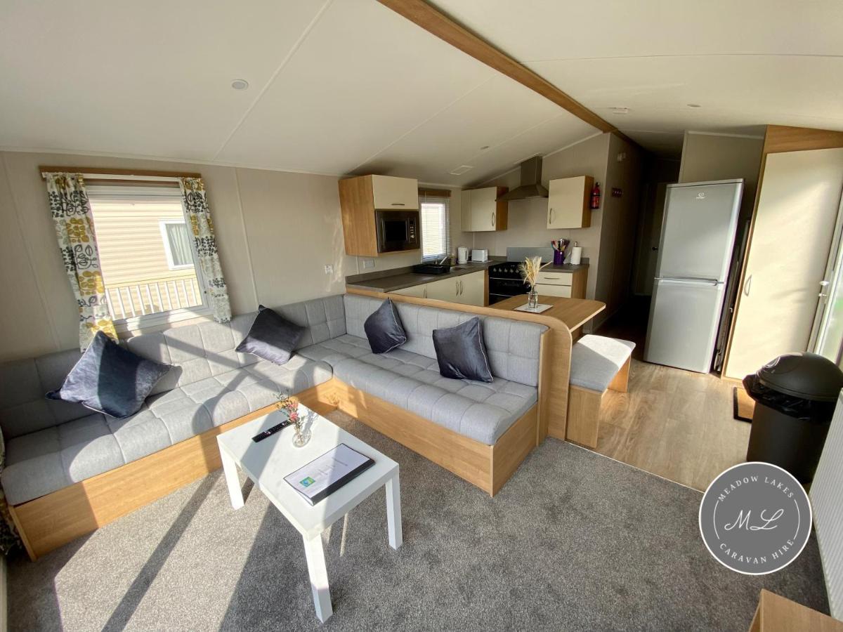 Palm Grove 181- Golden Palm - Pet Friendly, Wifi, Central Heating, Bed Linen - Meadow Lakes Caravan & Lodge Hire Chapel Saint Leonards Kültér fotó